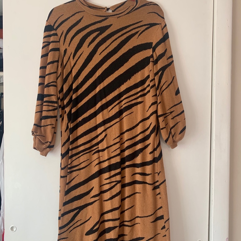 Dress - Picture 2 of 2